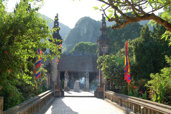 Hoa Lu – Tam Coc 1 Day