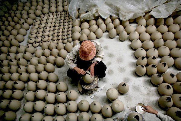 Pottery & Silk: Bat Trang Ceramic Village & Van Phuc Village Tour
