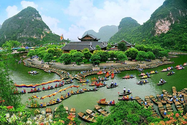 Trang An - Mua Cave - Tuyet Tinh Coc Ninh Binh Full Day