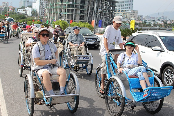 4-Hour Ho Chi Minh City Market Tour by Cyclo